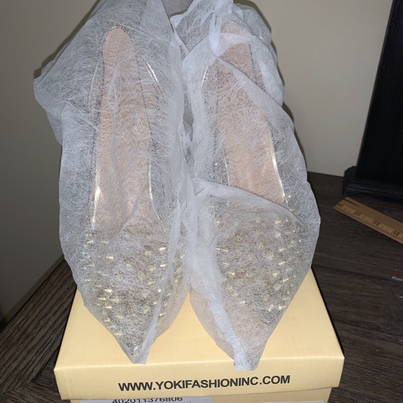Yoki Gold & Clear Pump - size 7 BRAND NEW - Picture 6 of 9